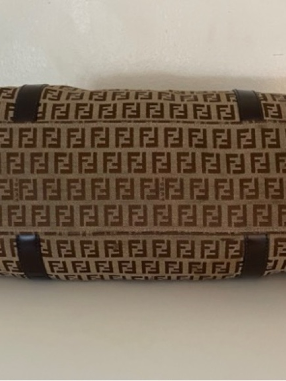 Authentic Fendi Zucca Canvas Shoulder Bag – Classic FF Monogram. - Picture 3 of 16